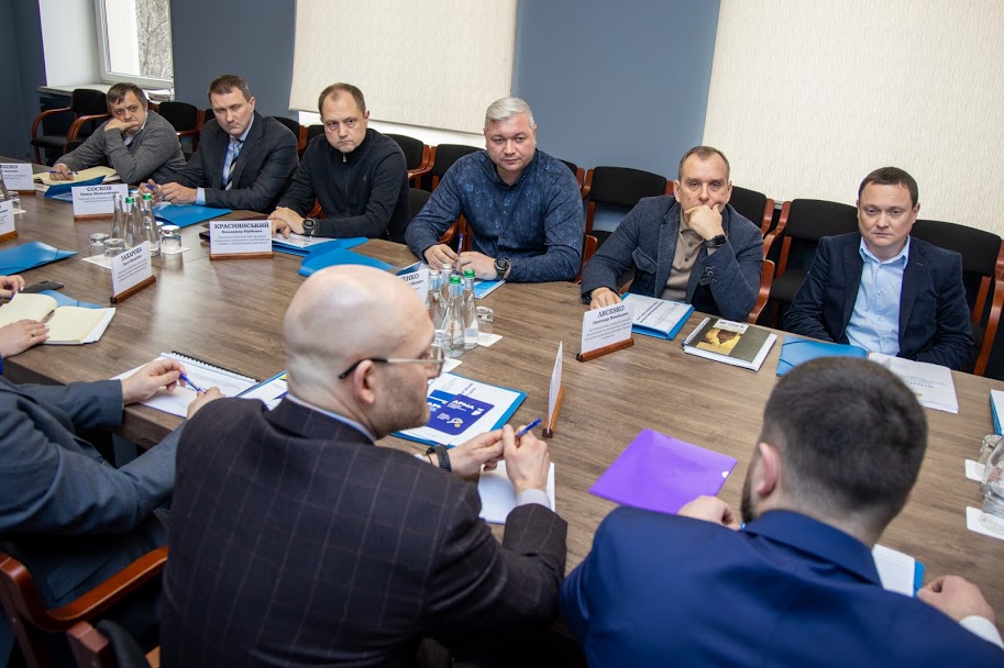 До зустрічі в облдержадміністрації долучилися представники АРМА та силових структур Дніпропетровщини