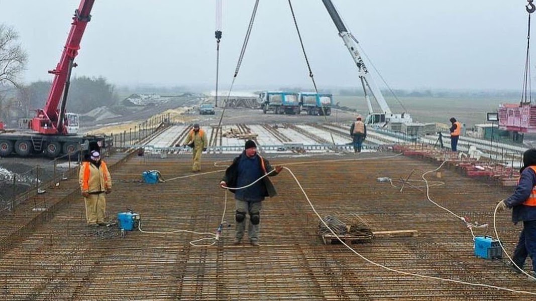 На Дніпропетровщині триває будівництво траси Дніпро-Решетилівка
