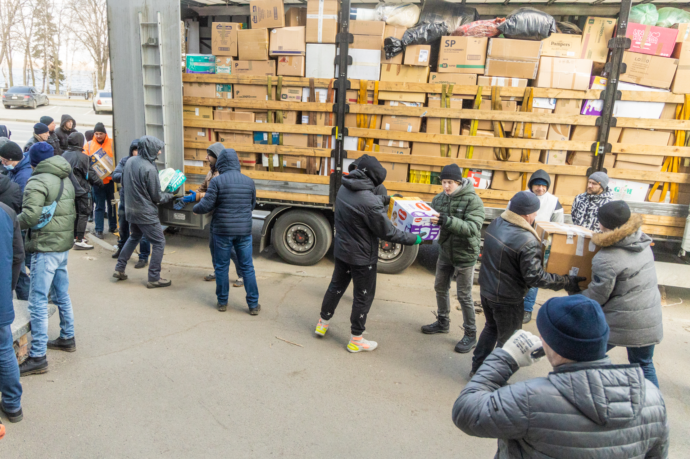 Мешканці області об’єдналися, щоб допомагати… 