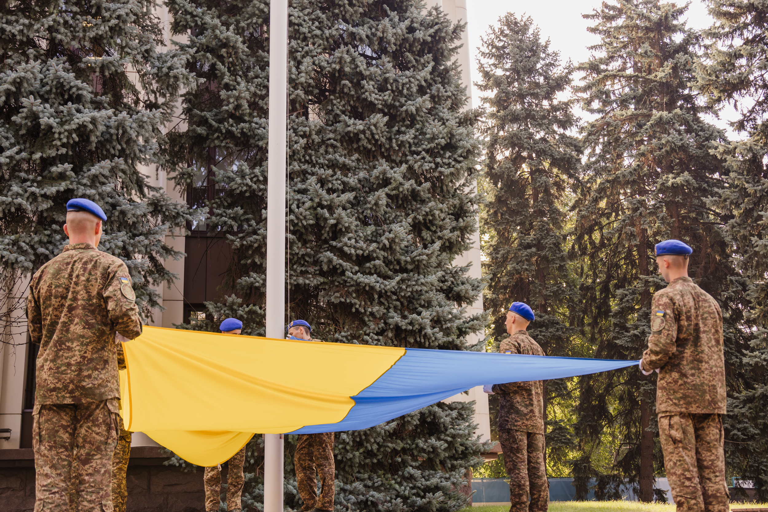 Підняття Прапора України