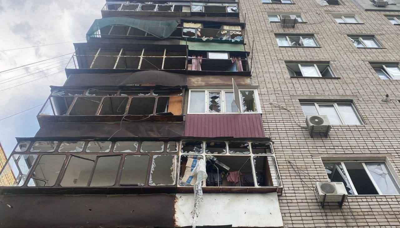 У багатоквартирному будинку вибито вікна
