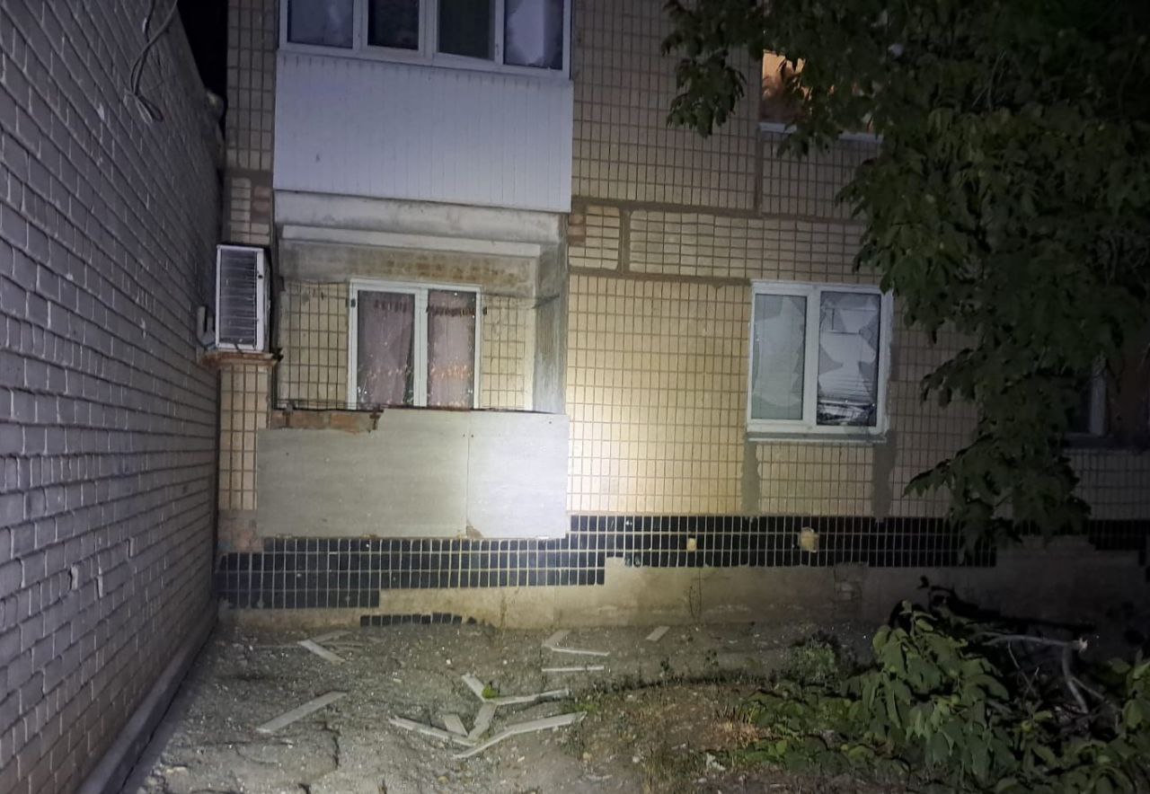 У багатоповерхівці вибиті вікна