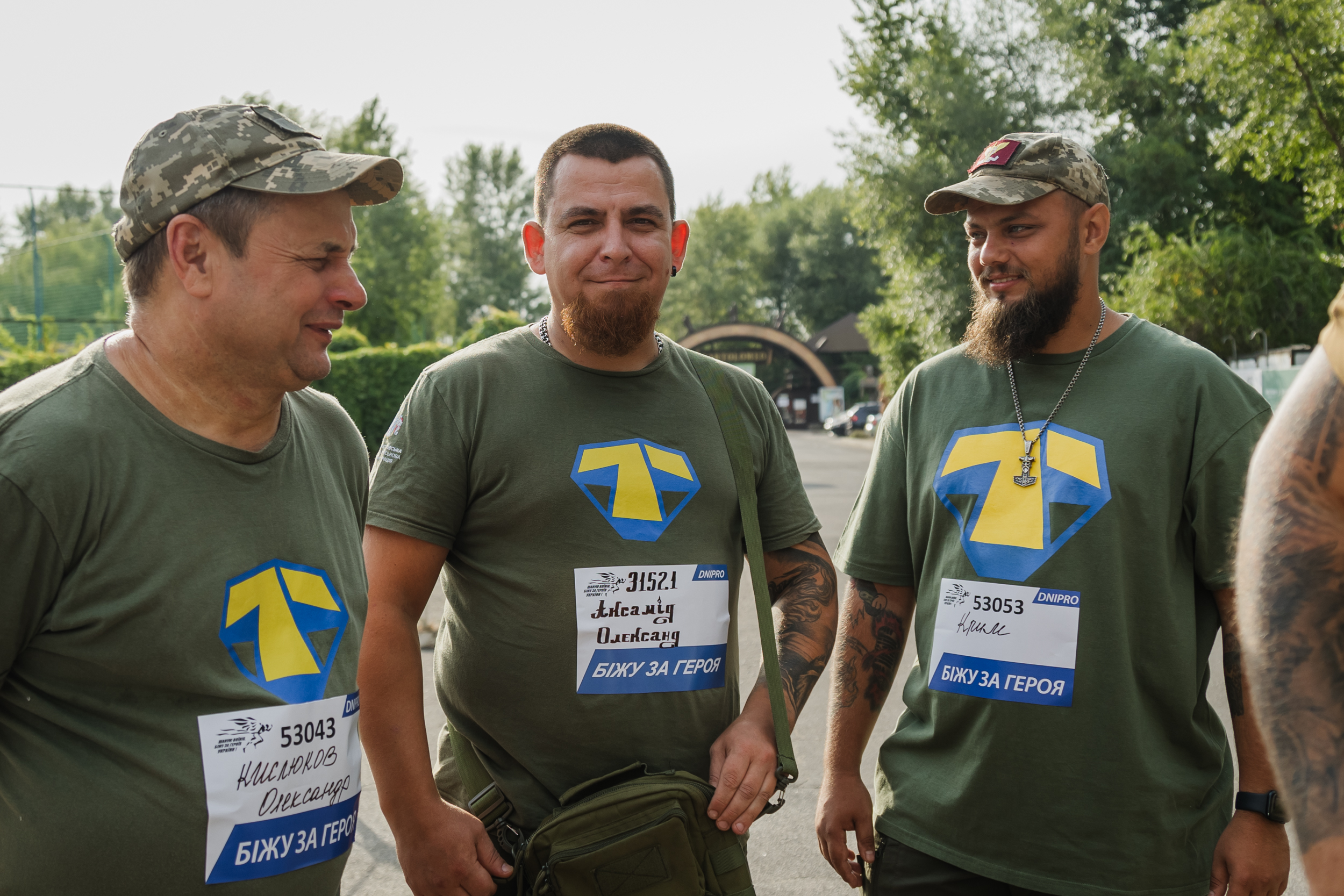 Хлопці прийшли вшанувати своїх побратимів