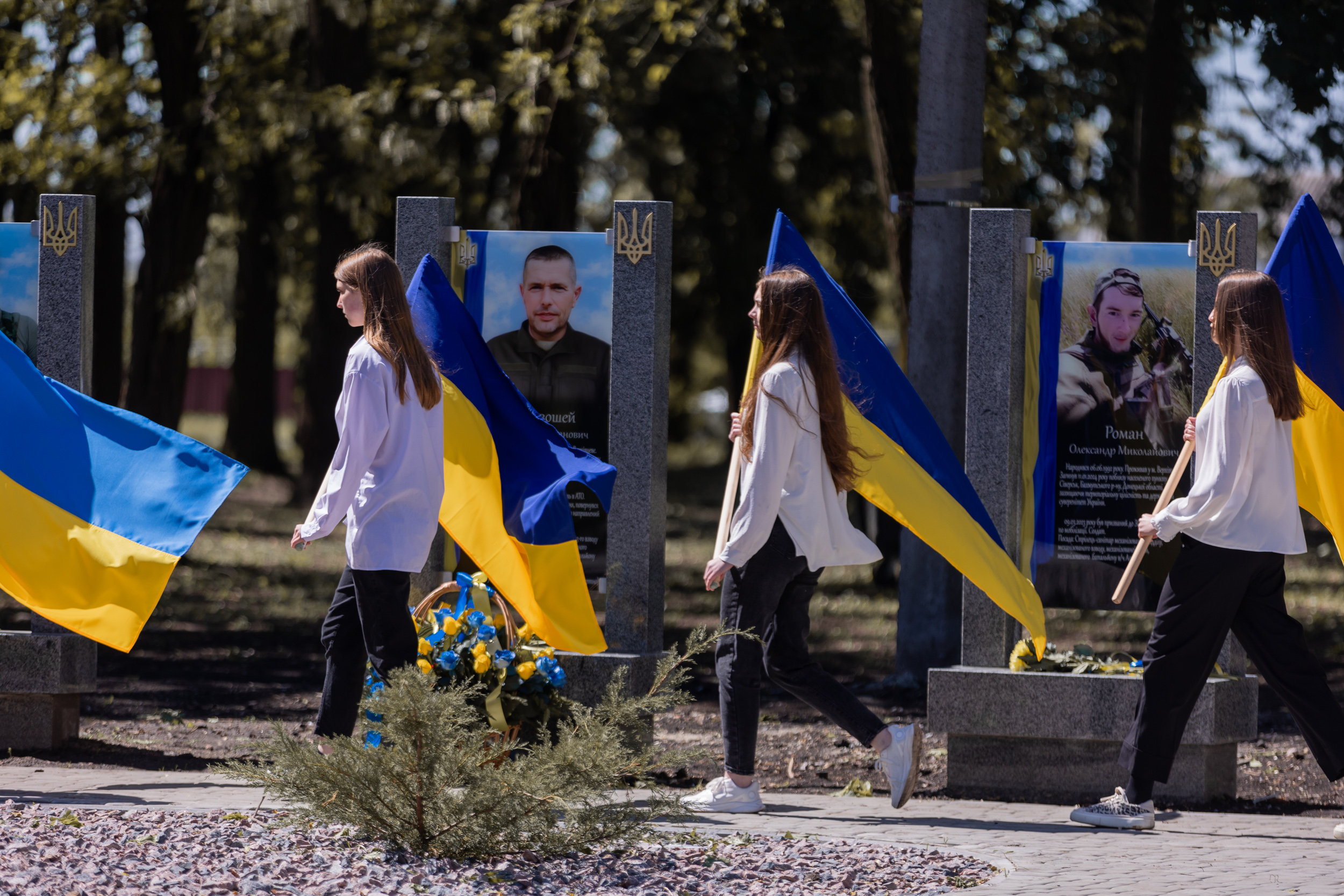У Камʼянському районі відкрили Алею Слави Героям, загиблим за Україну