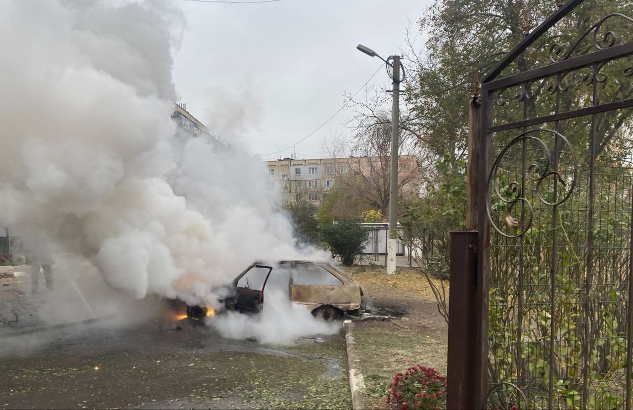 Вогонь знищив легковик