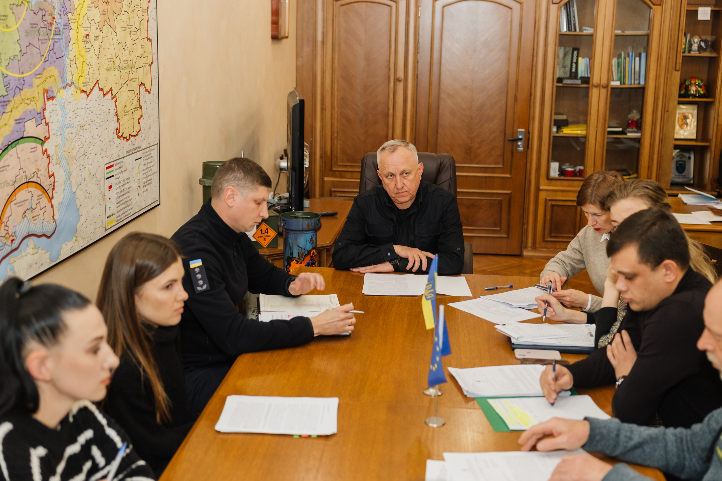 Учасники наради щодо протидії пожежам в екосистемах