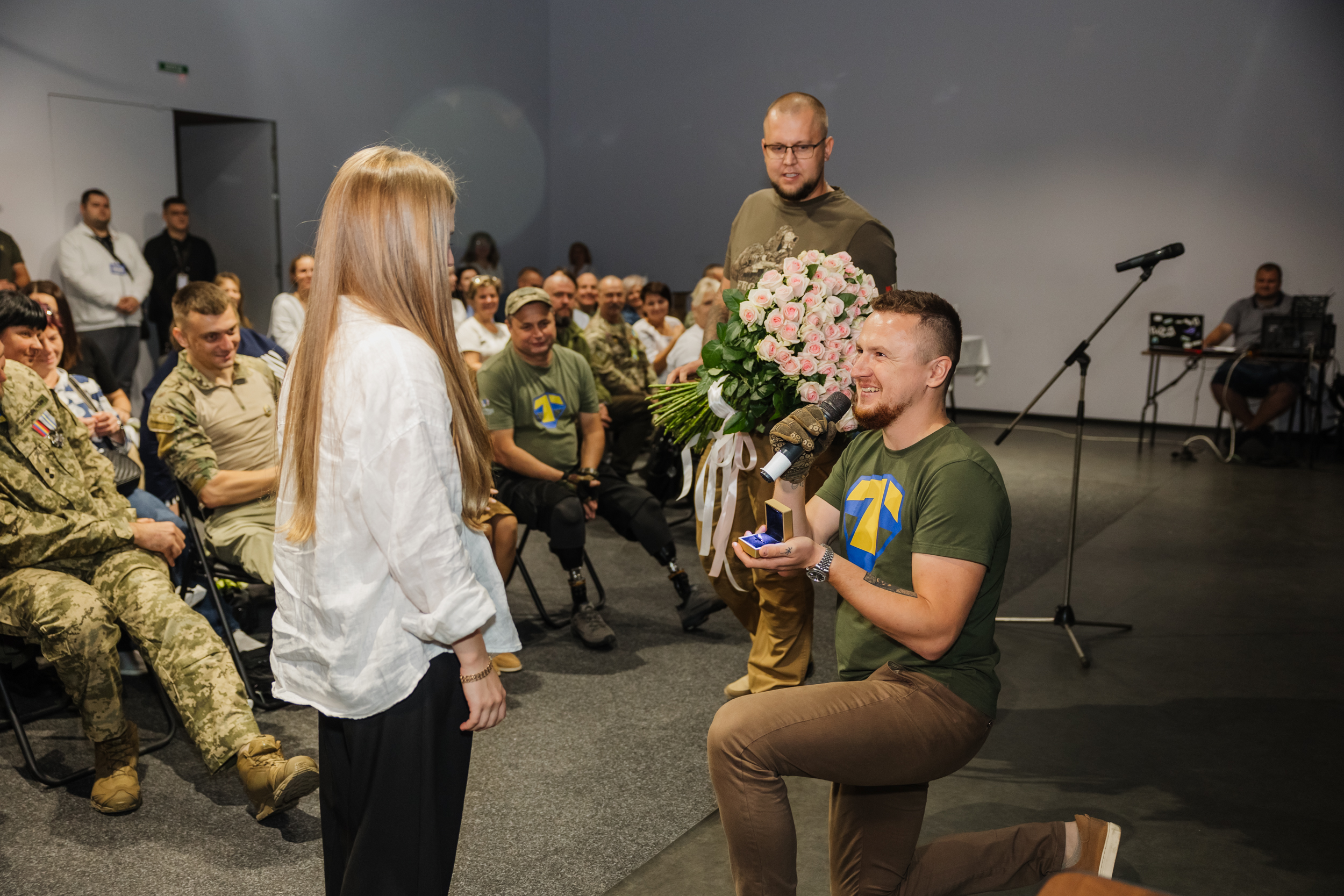 Амбасадор проєкту ТитаниUA зробив пропозицію коханій дівчині