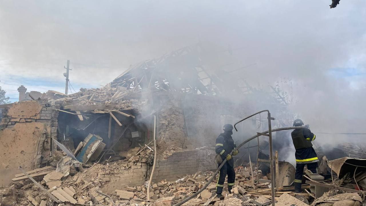 Вогнеборці ліквідовують загоряння 