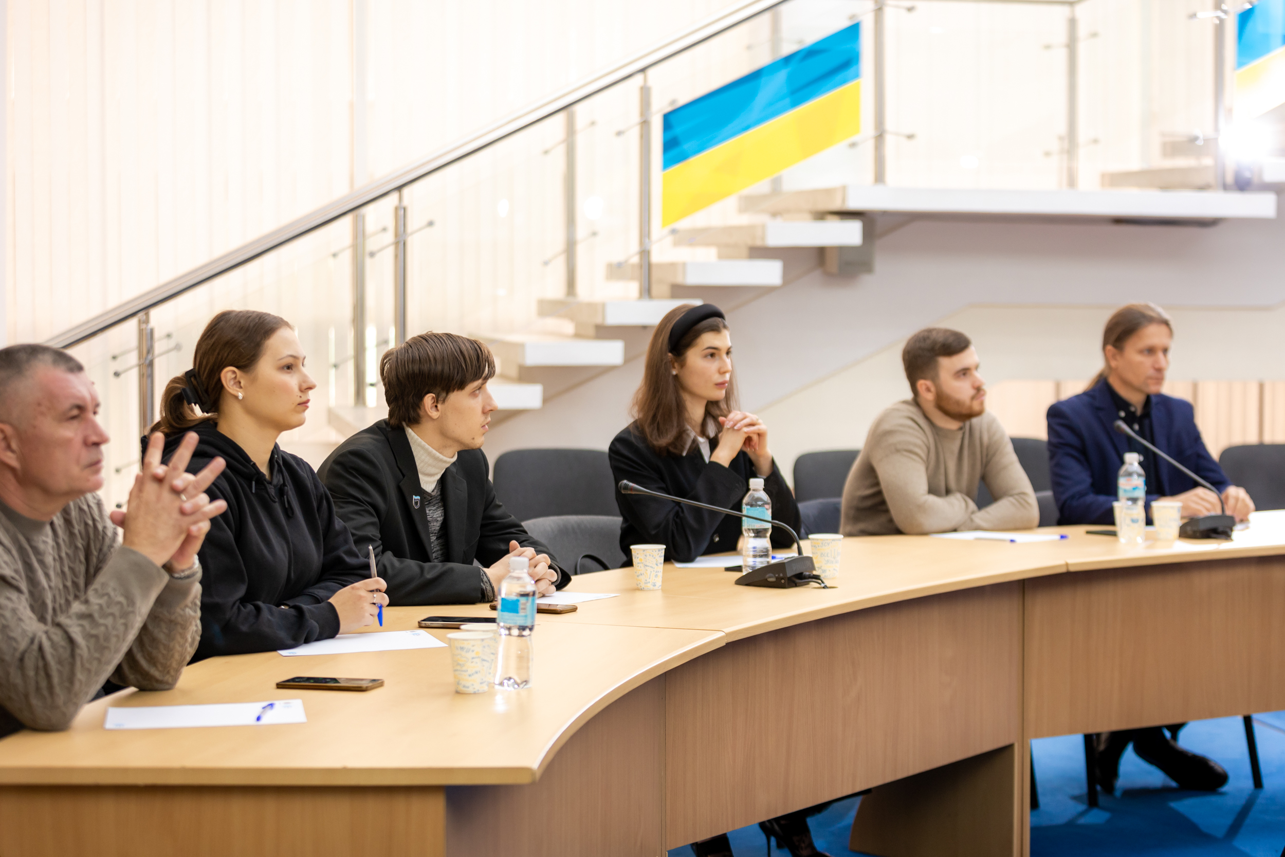  Присутні прослухали, а потім написали твір Оксани Забужко