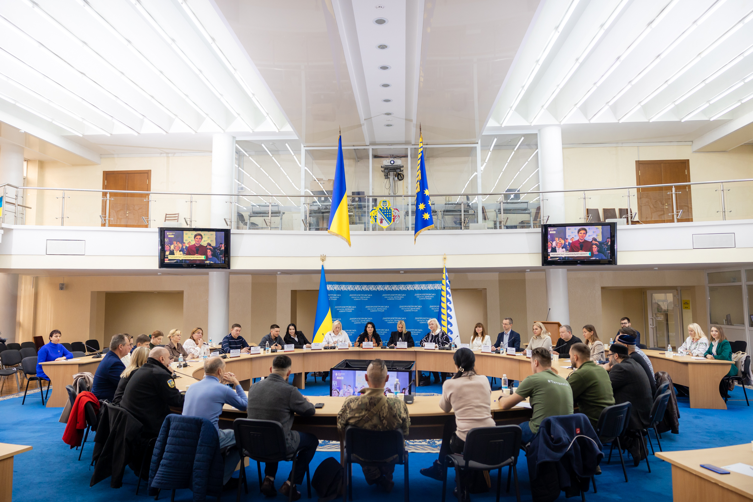 Загальний план усіх, хто зібрався писати Радіодиктант
