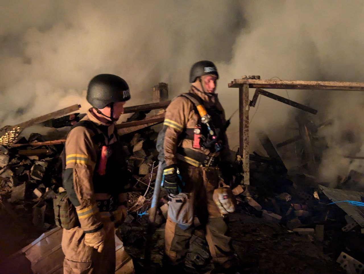 Рятувальники на місці надзвичайної ситуації 