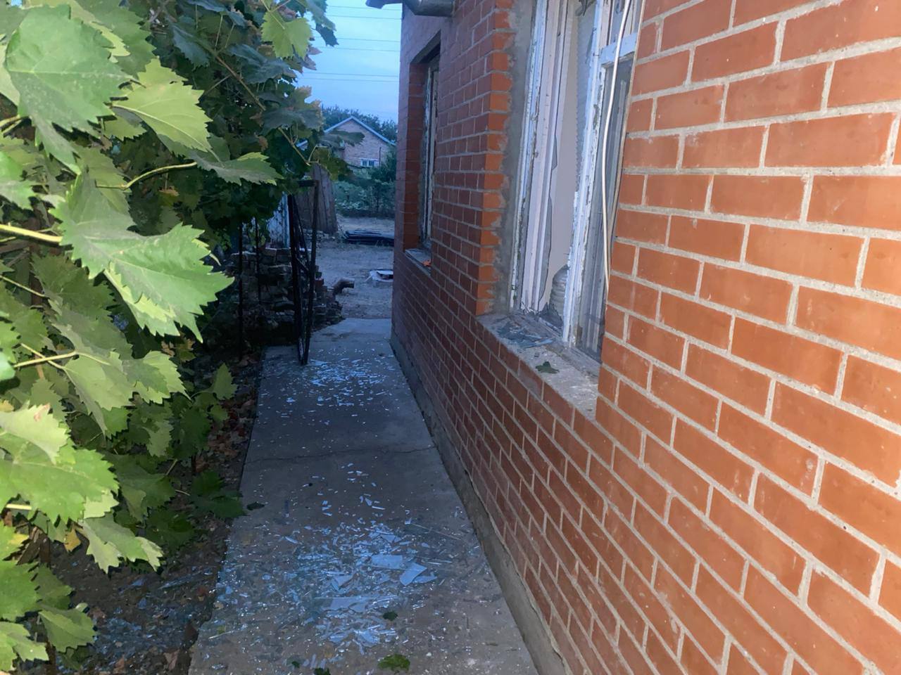 Вибита шибка приватної оселі