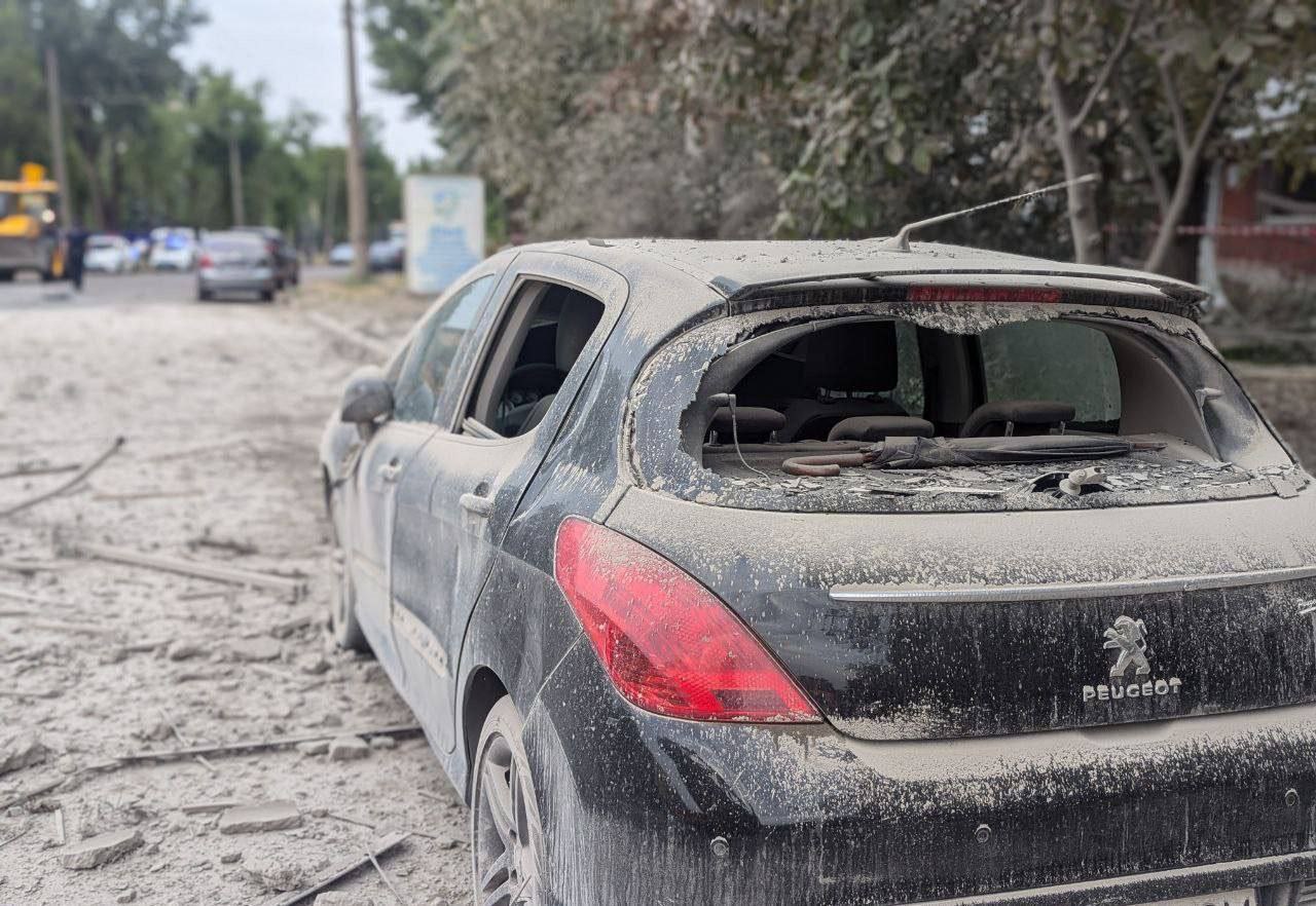 У Кривому Розі понівечені й авто.
