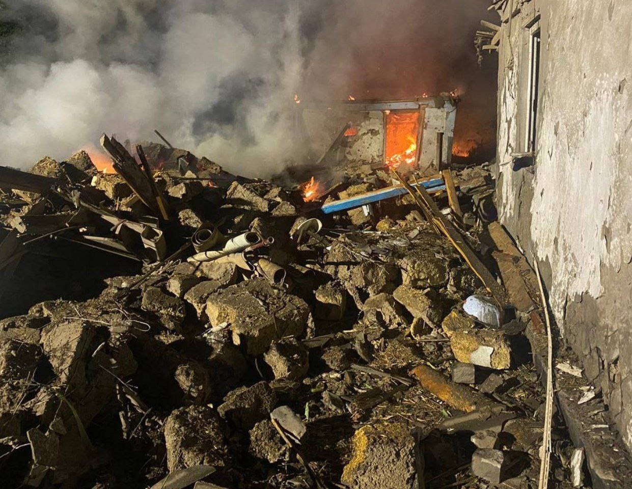 Вогнем знищено господарську споруду у Синельниківському районі.