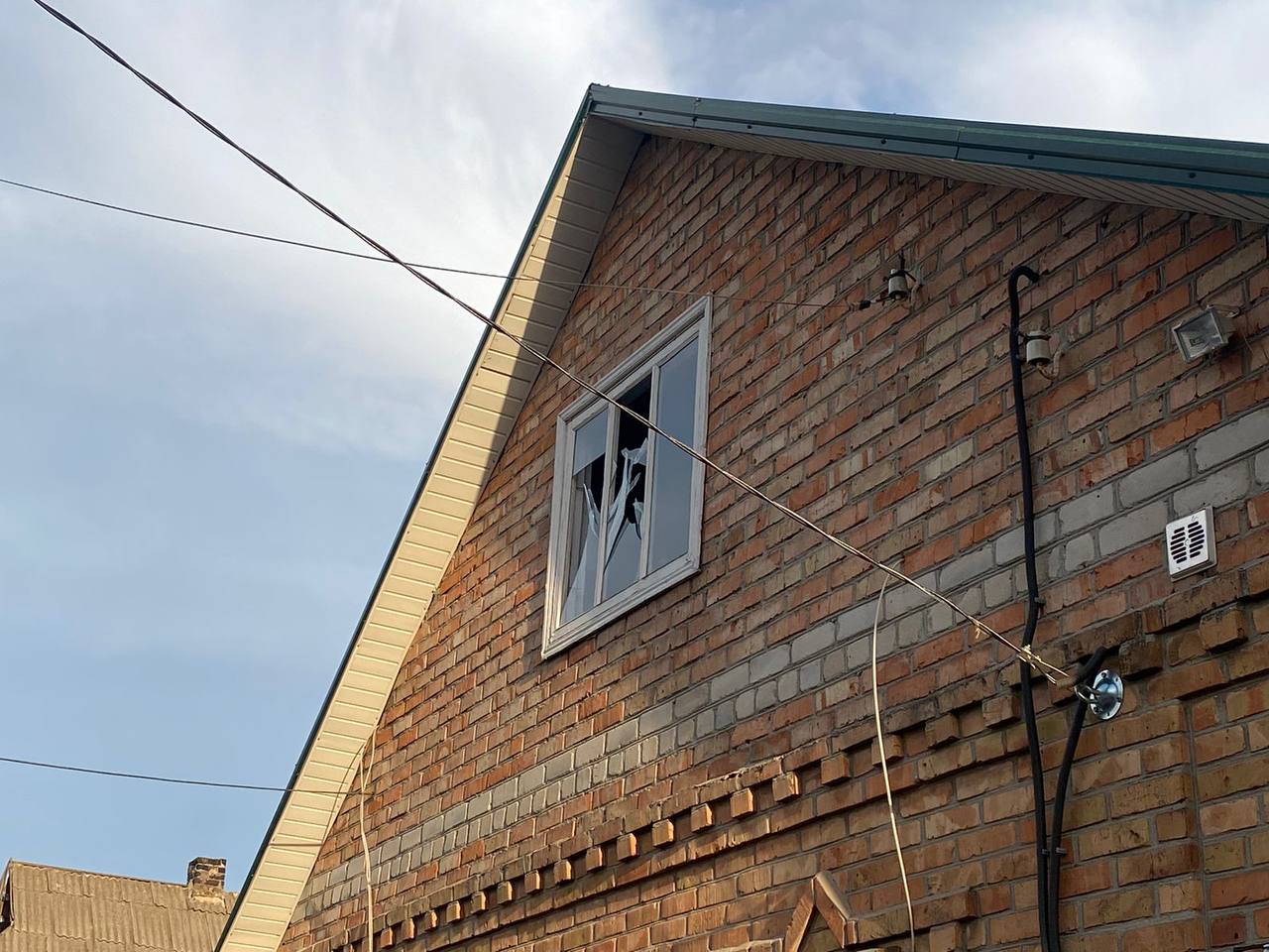 Вибите вікно будинку 