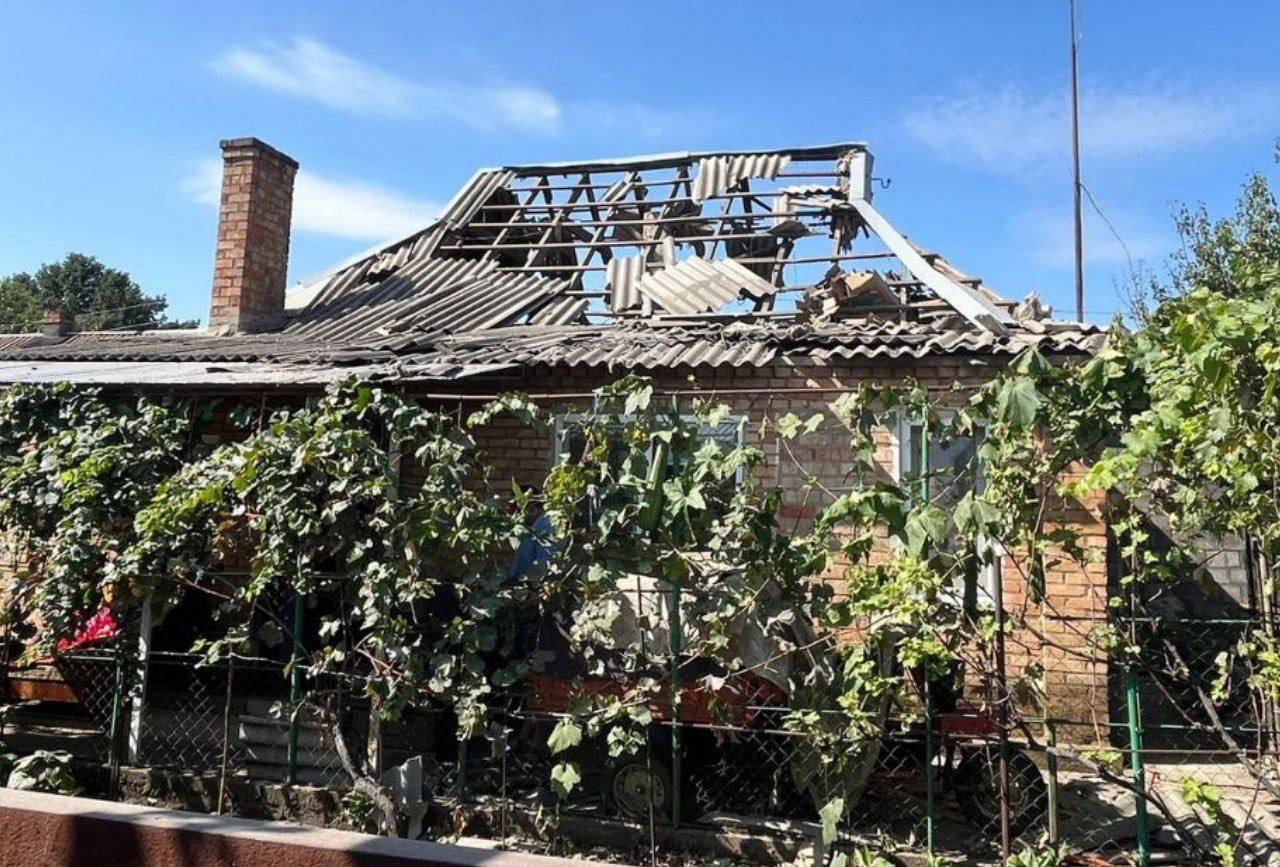 В оселі місцевих побита покрівля. 