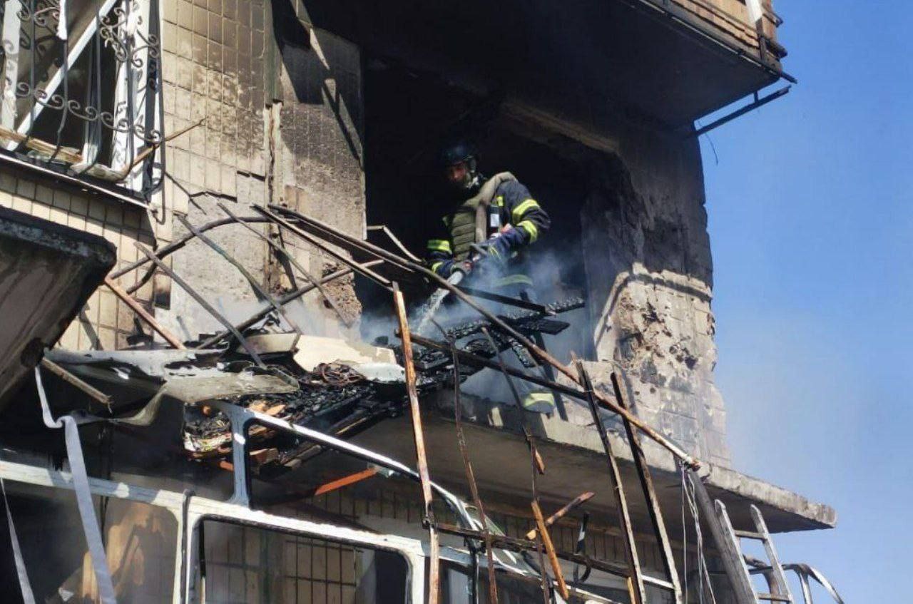 Через ворожі атаки зайнялася одна з квартир.