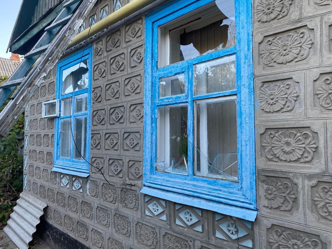 Вибиті вікна в приватному будинку