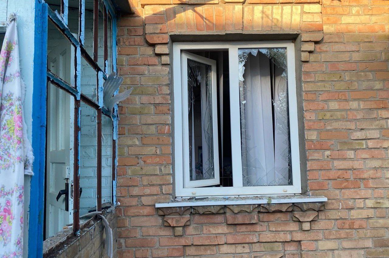 В оселі місцевих посипалися й вікна.