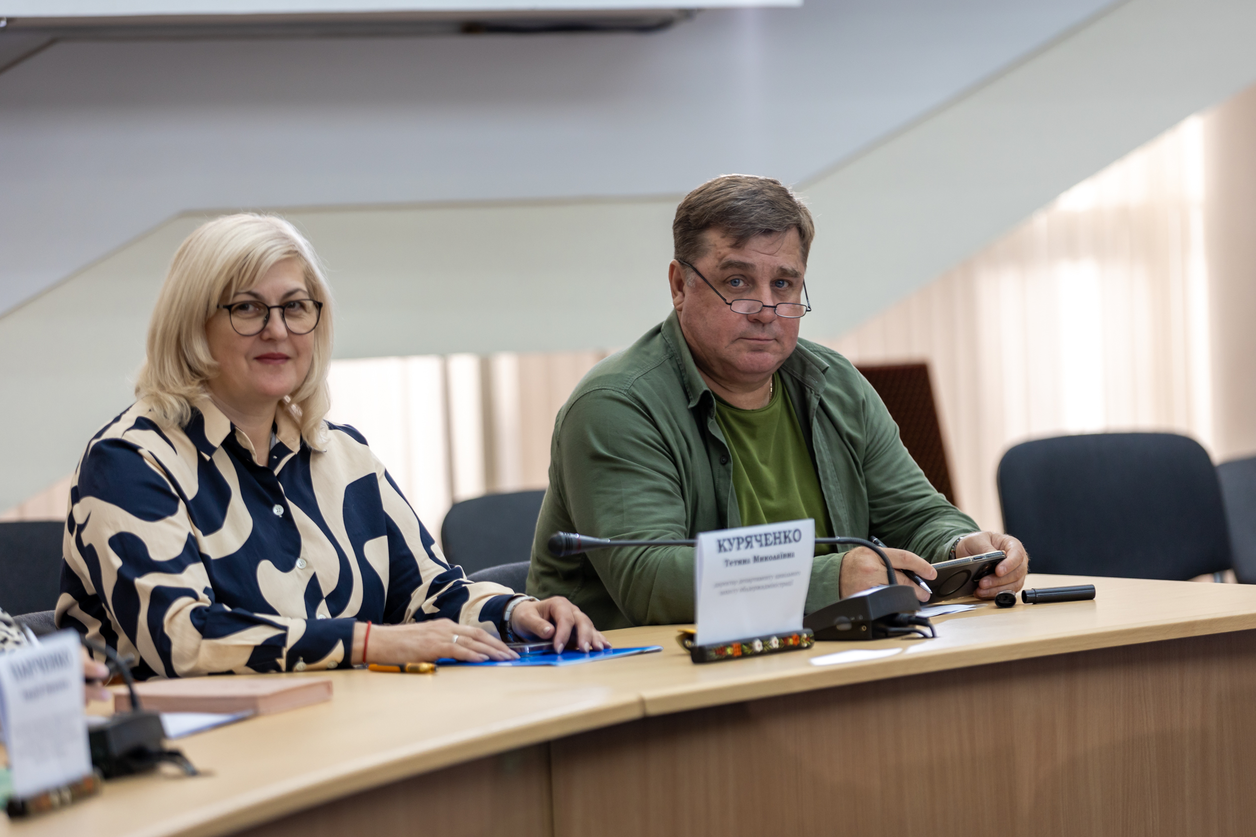 Директорка департаменту цивільного захисту населення ОВА Тетяна Куряченко і начальник Кам'янської РВА Олег Гапіч