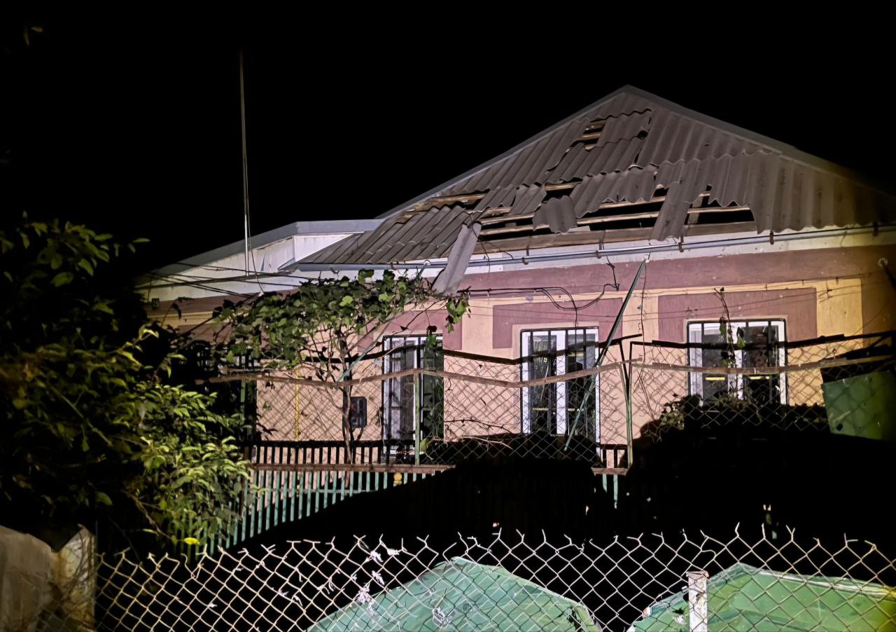 У приватній оселі пошкоджений дах