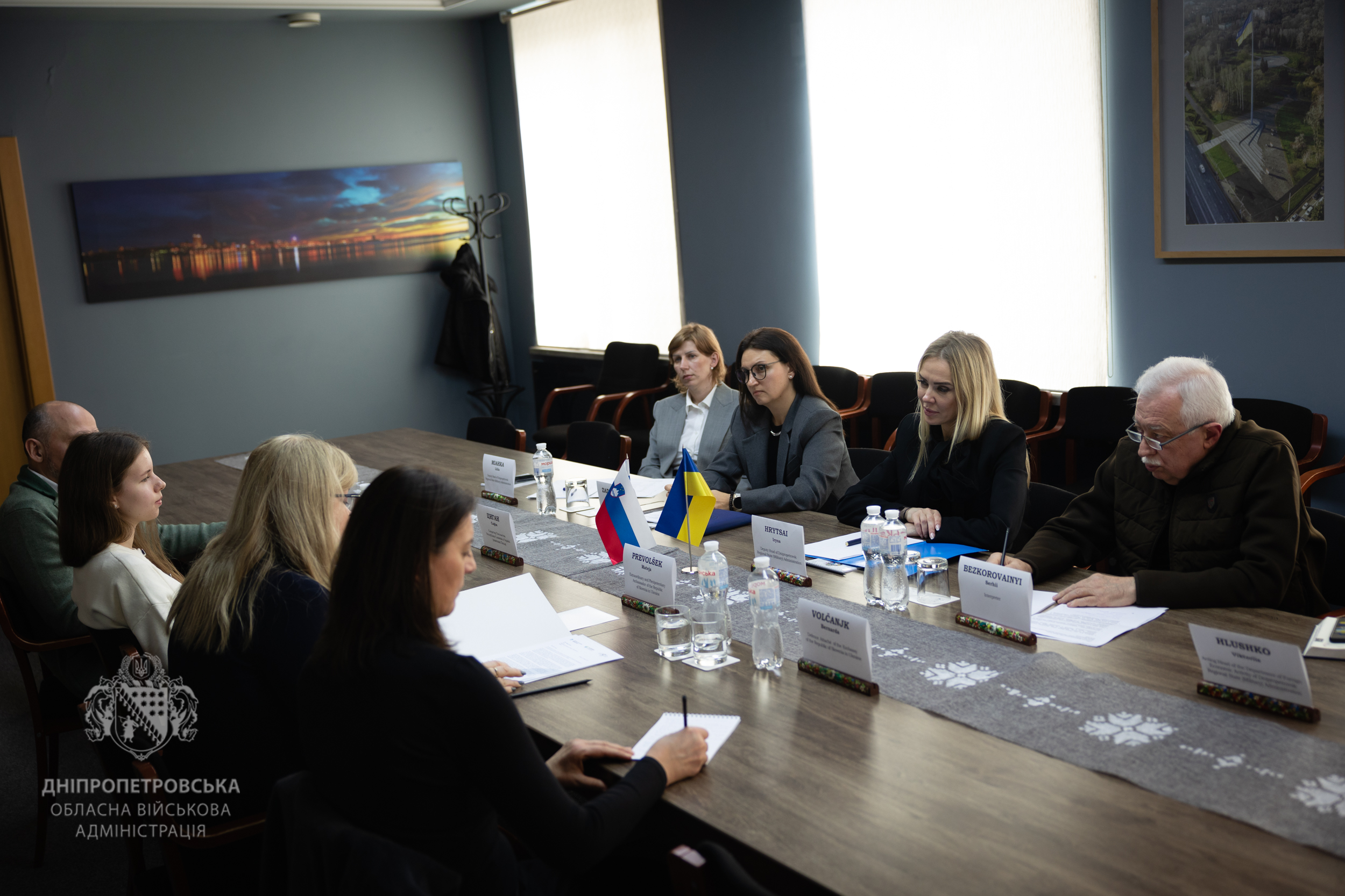 Спілкування заступників начальника Дніпропетровської ОВА з Надзвичайним і Повноважним Послом Республіки Словенія в Україні