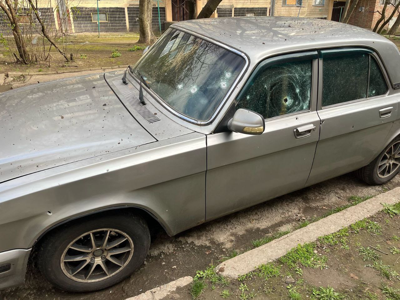У легковику розбите скло