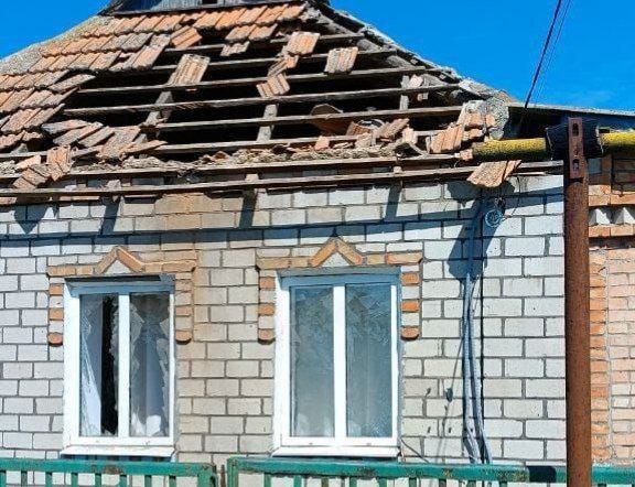 Потрощений дах в оселі місцевих