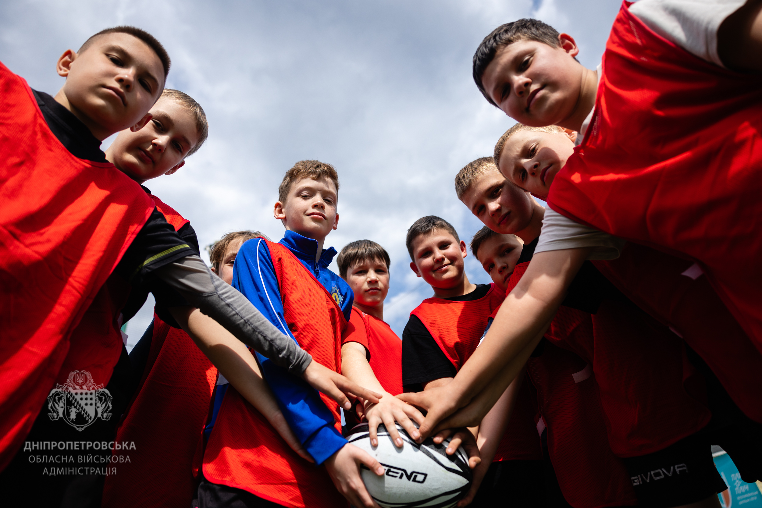 Дніпровська команда юних регбістів у зборі