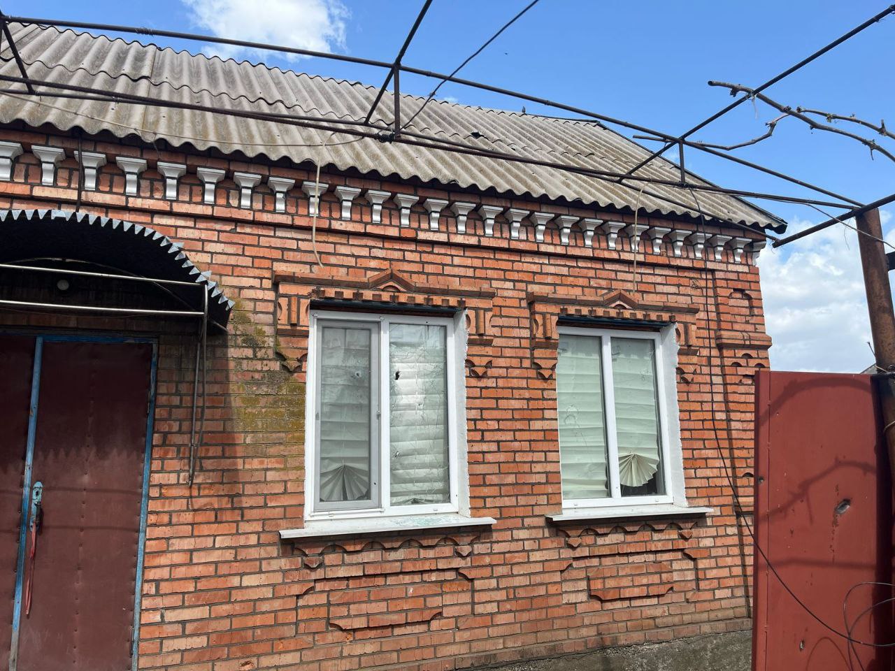 В оселі понівечені вікна 