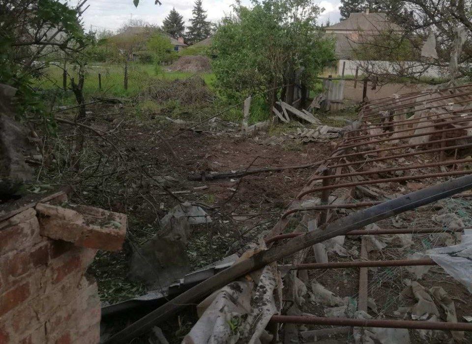 У руїнах і все навколо будинку