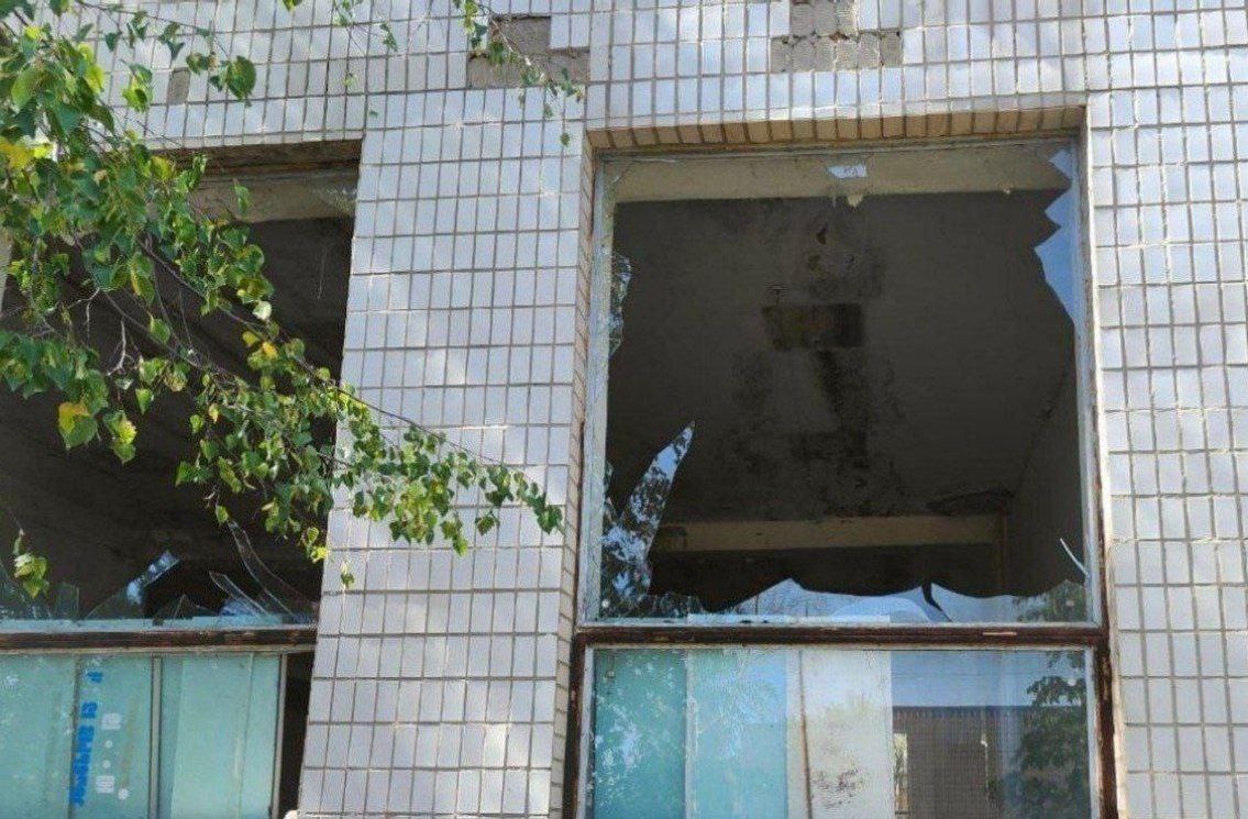 У Грушівській громаді, що на Криворіжжі, понівечене приміщення колишнього магазину.