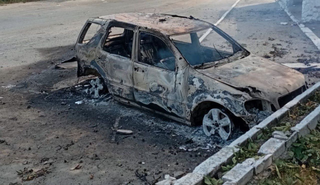 У Синельниківському районі внаслідок ворожої атаки зайнялася автівка 