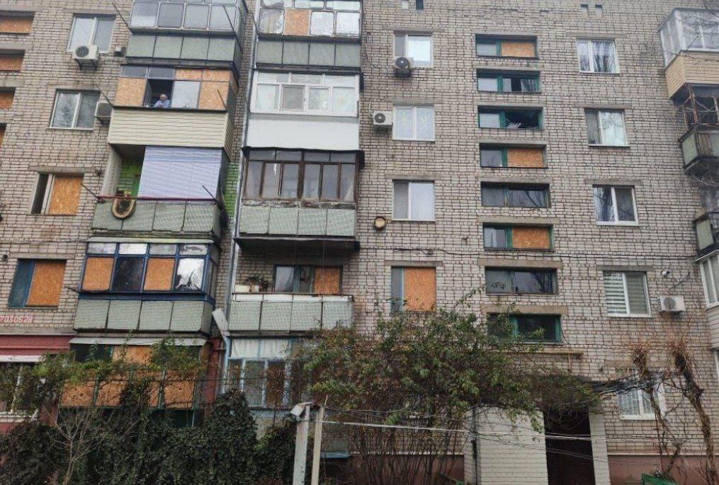 Пошкоджена багатоповерхівка 