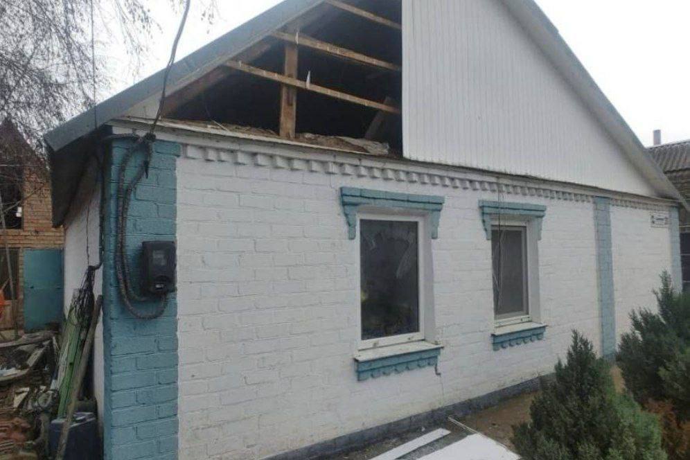 Внаслідок ворожої атаки пошкоджений дах будинку 