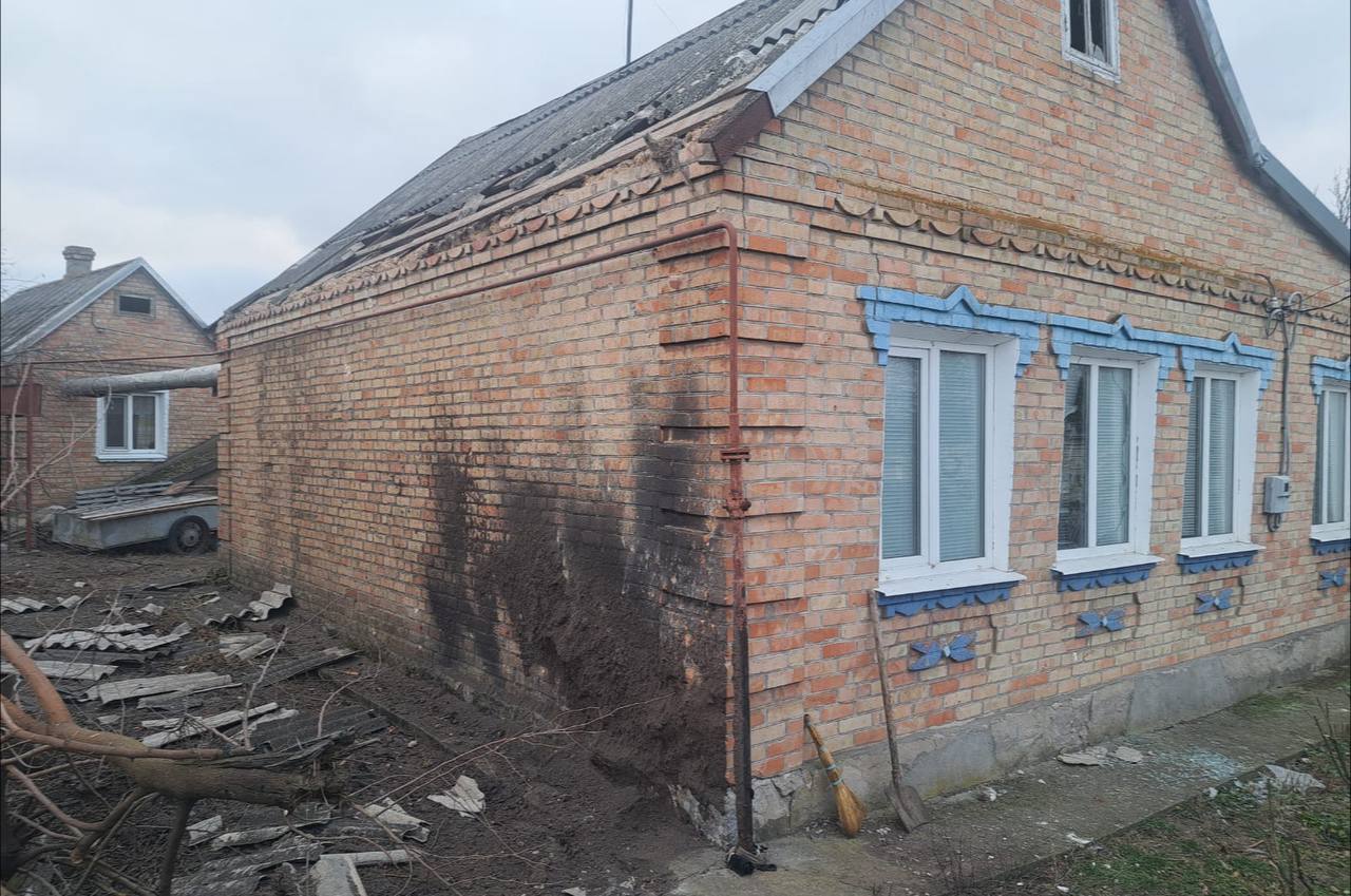 Наслідки ворожої атаки на приватному подвір'ї