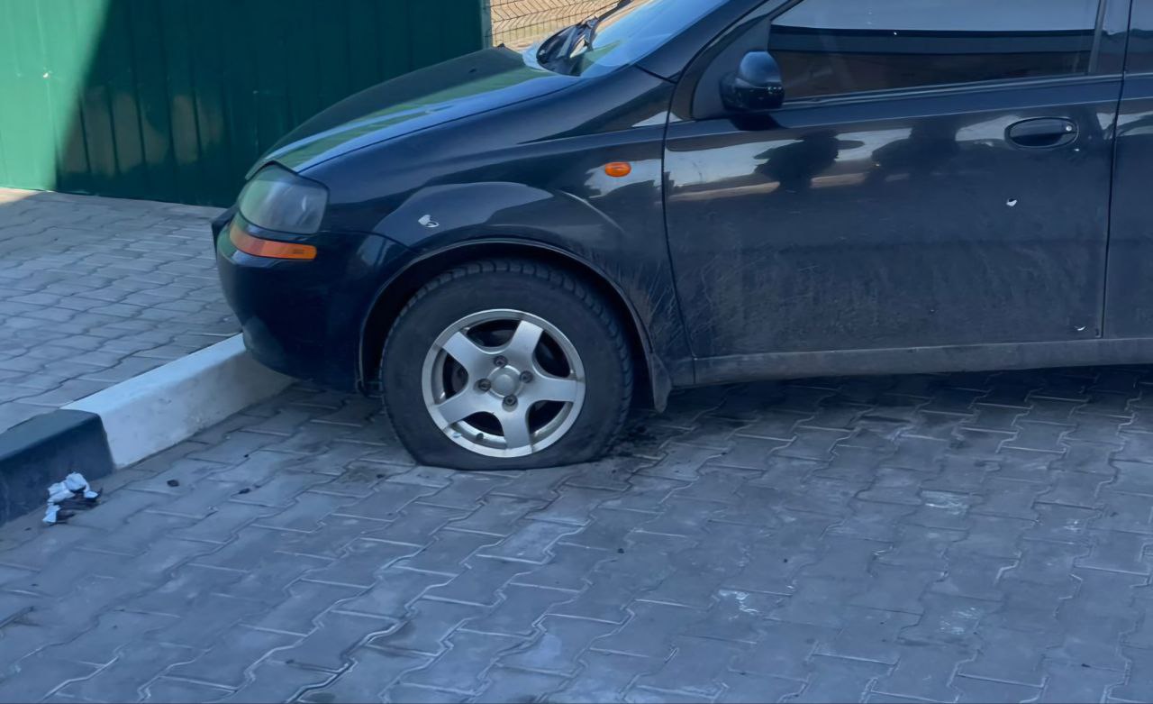 Понівечена  автівка 