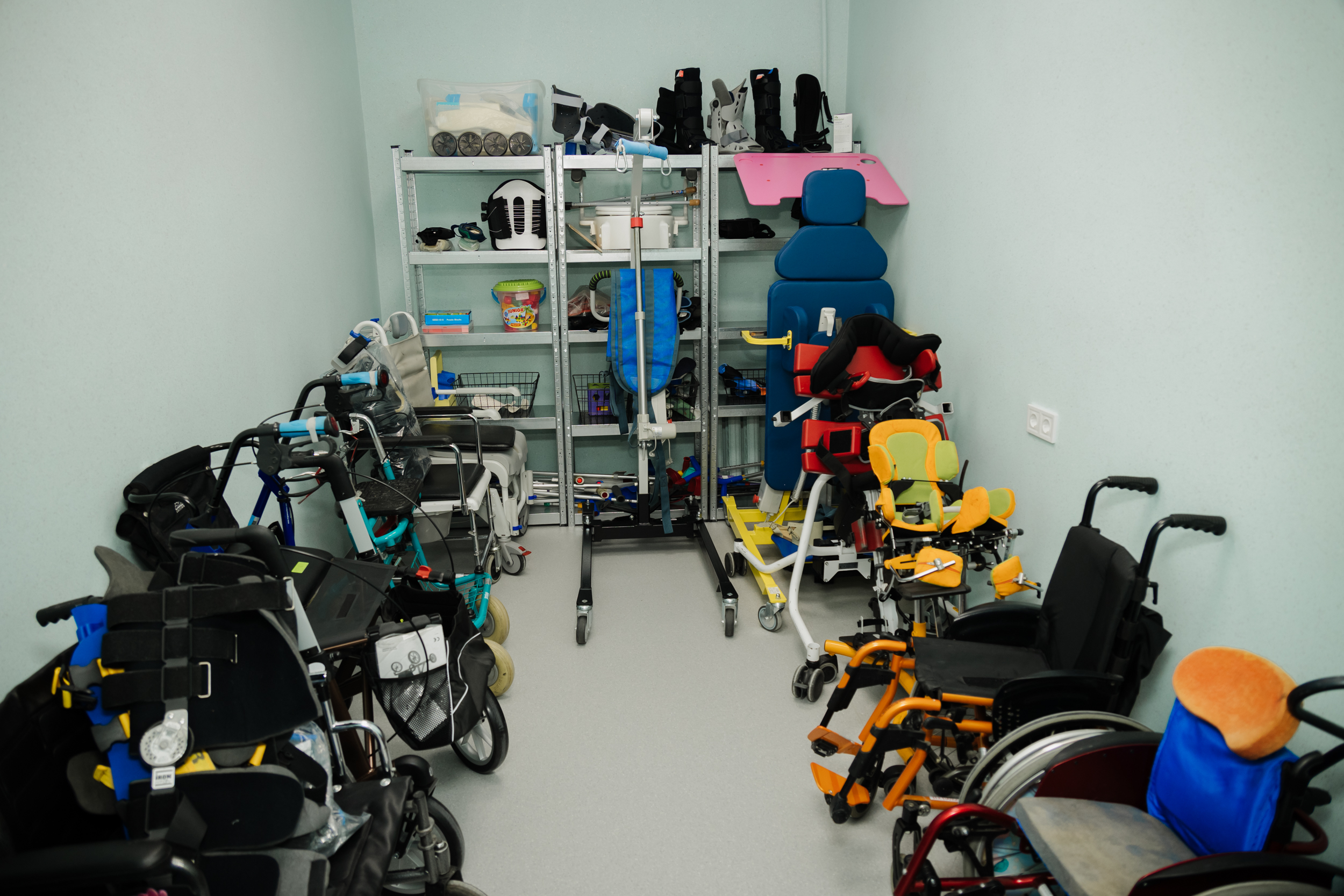 Кімната для зберігання реабілітаційного обладнання