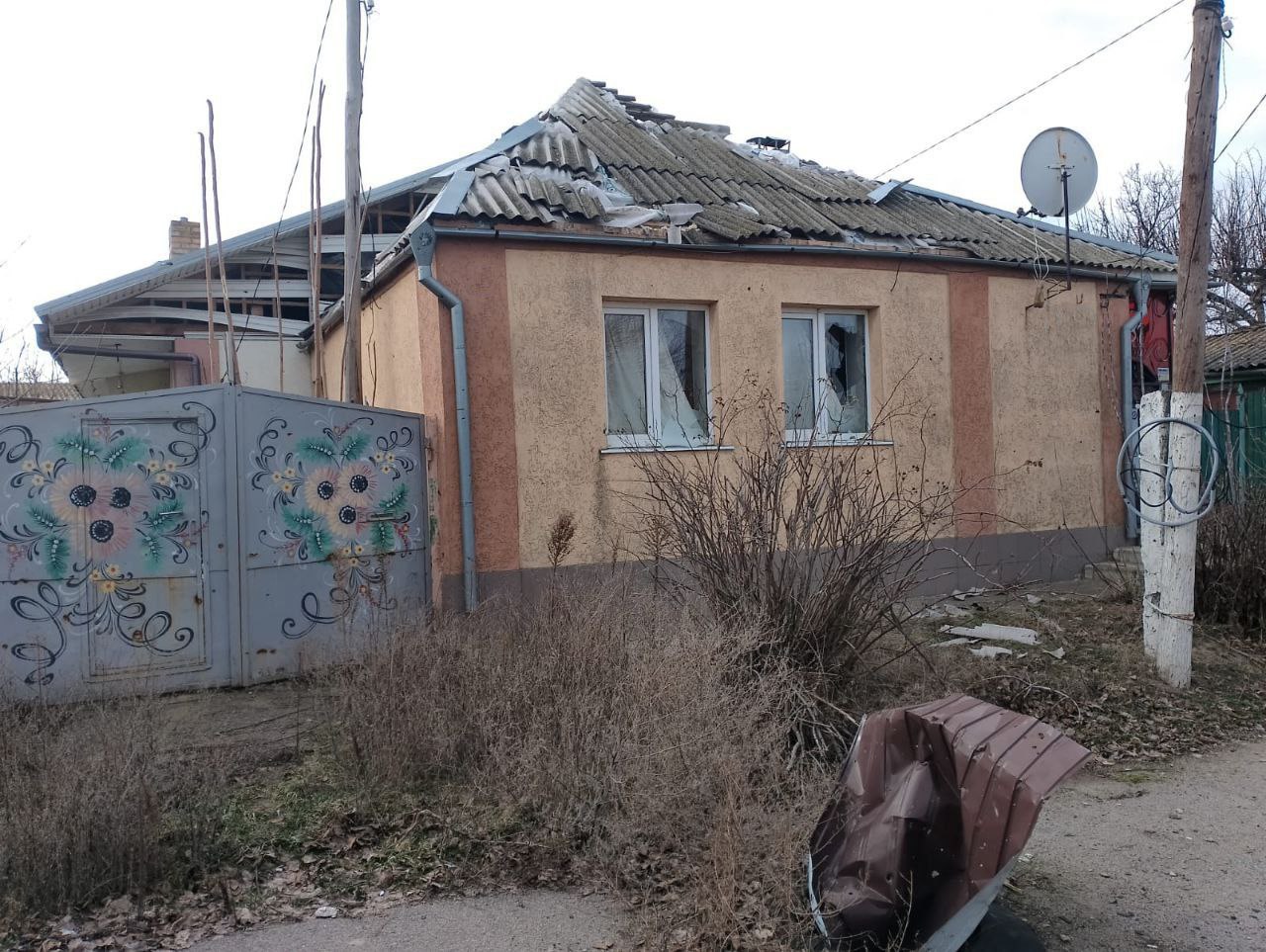 У приватному будинку побиті дах та вікна