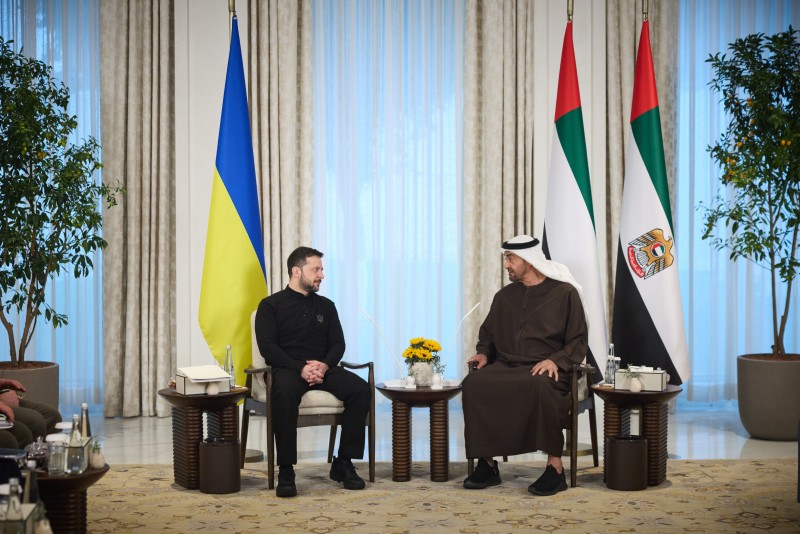 Президент України Володимир Зеленський з Президентом ОАЕ Мухаммадом бін Заїдом Аль Нагаяном