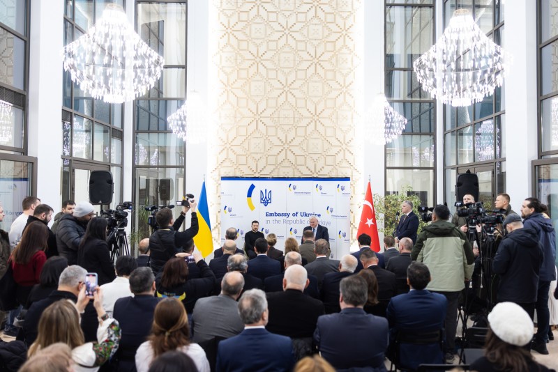 Будівля посольства зсередини 