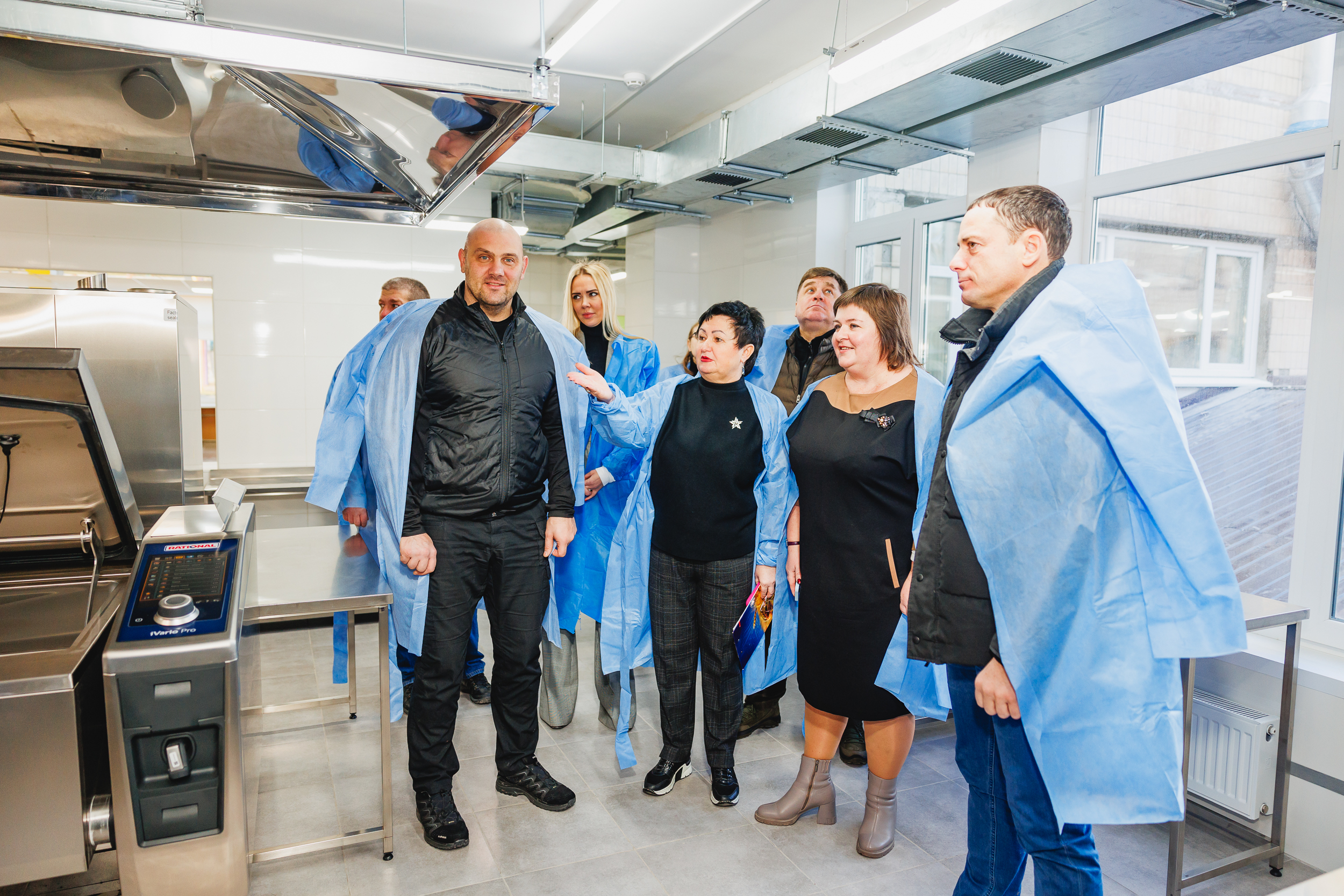  Представників керівництва області ознайомили з роботою відремонтованого харчоблоку