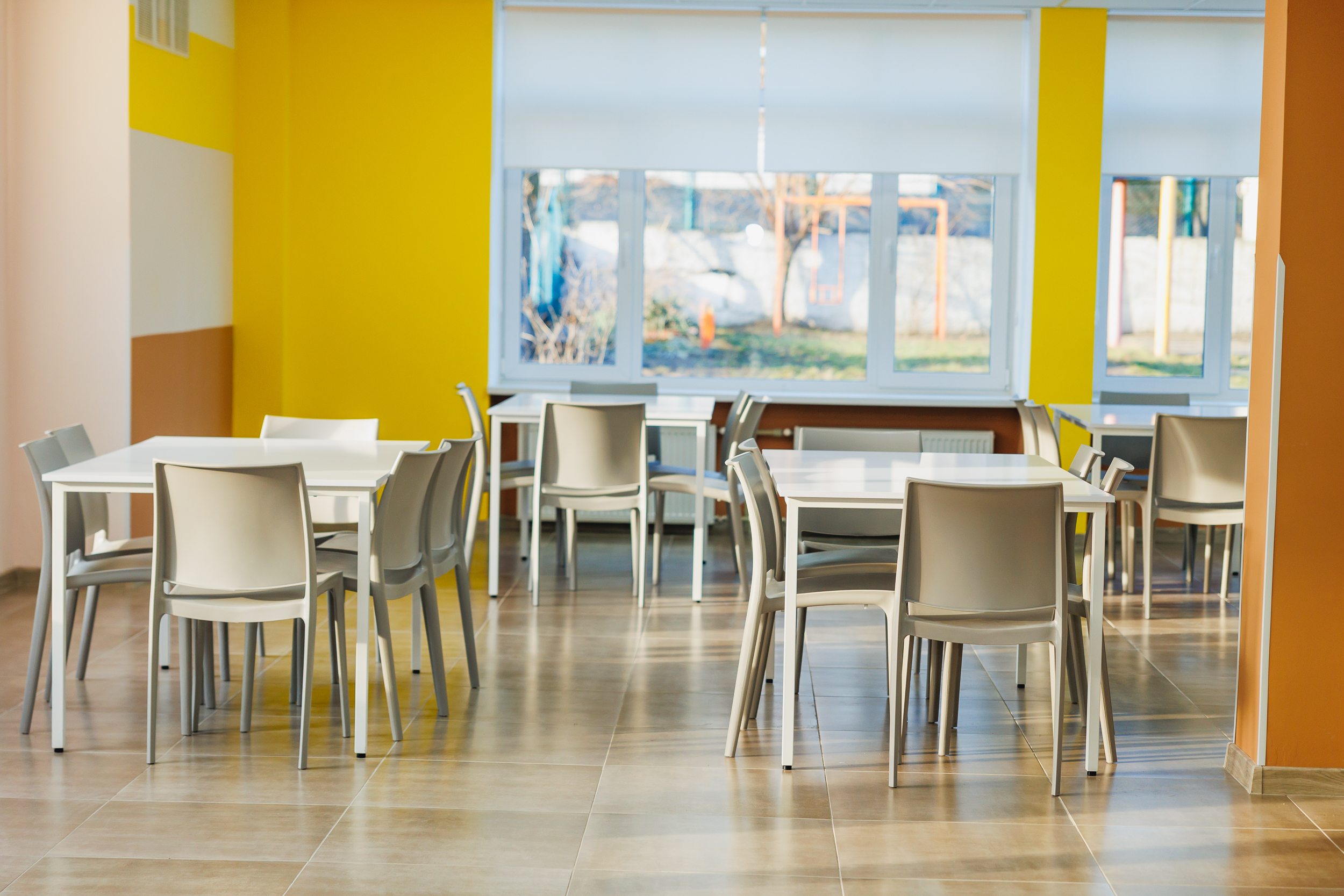  Обідня зона в оновленому шкільному харчоблоці