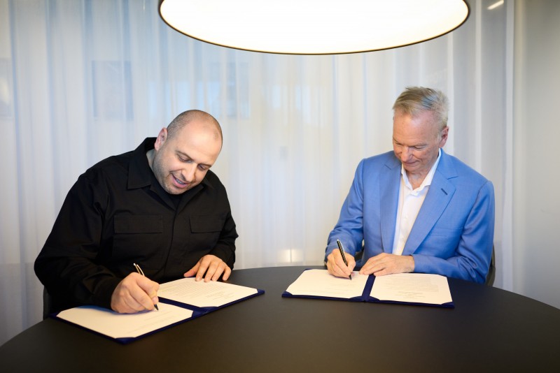Міністр оборони України Рустем Умєров і CEO компанії Swift Beat, LLC Ерік Шмідт