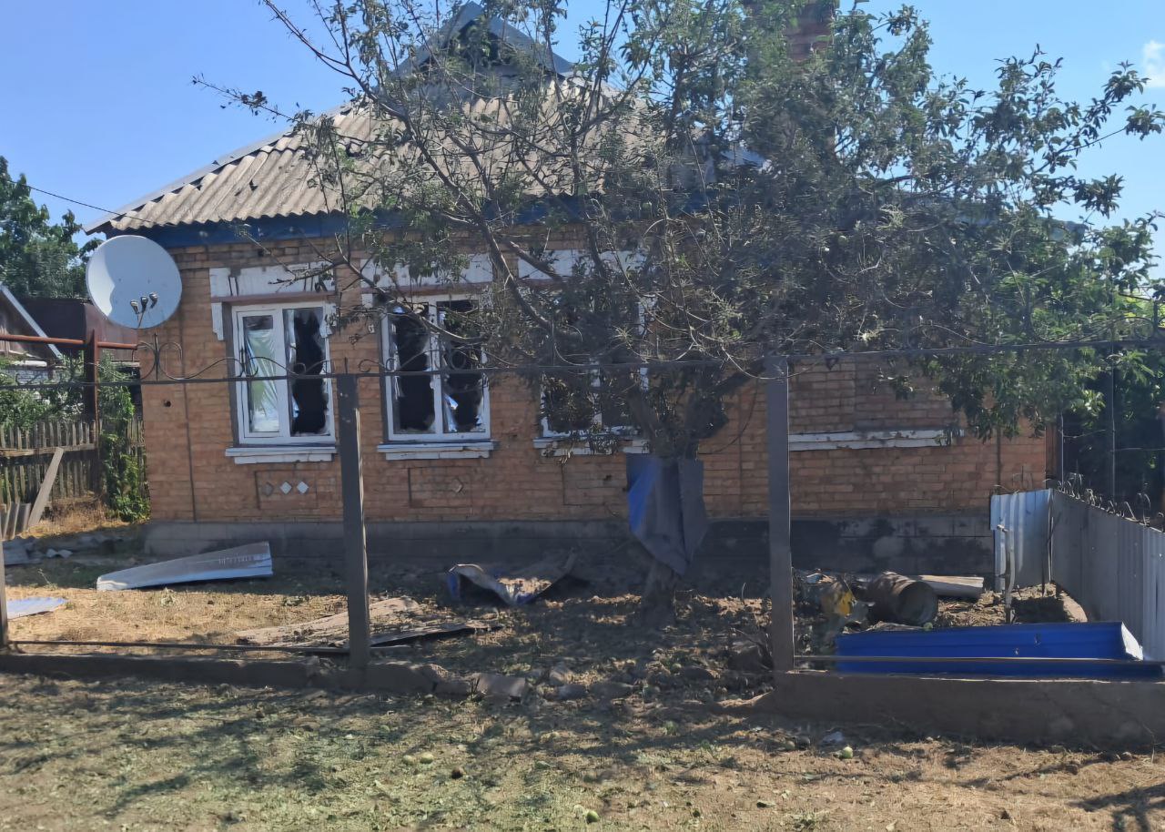 У приватному будинку розбиті вікна