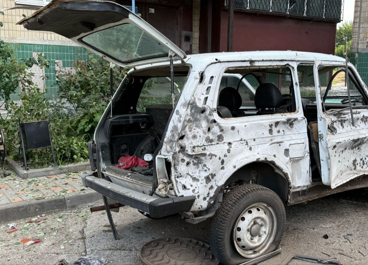 Авто пронизане уламками