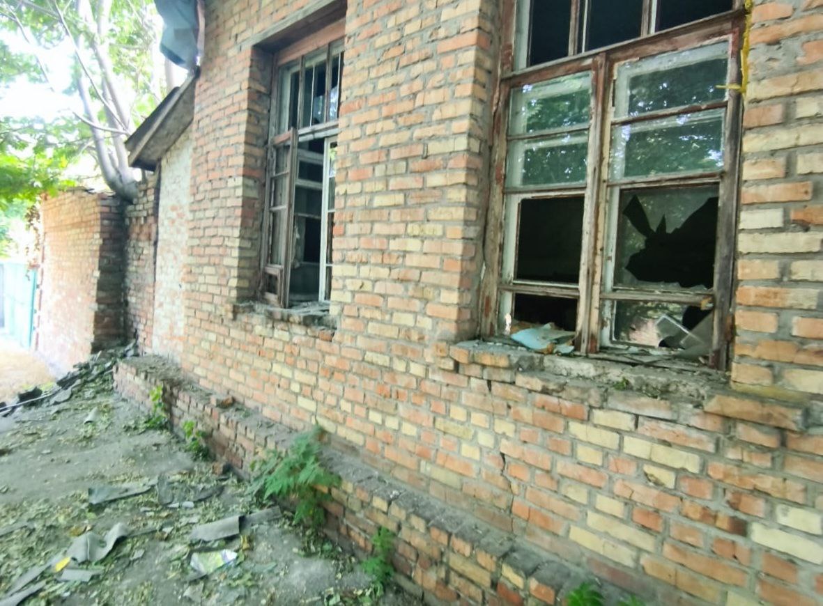 У приватній оселі потрощені вікна