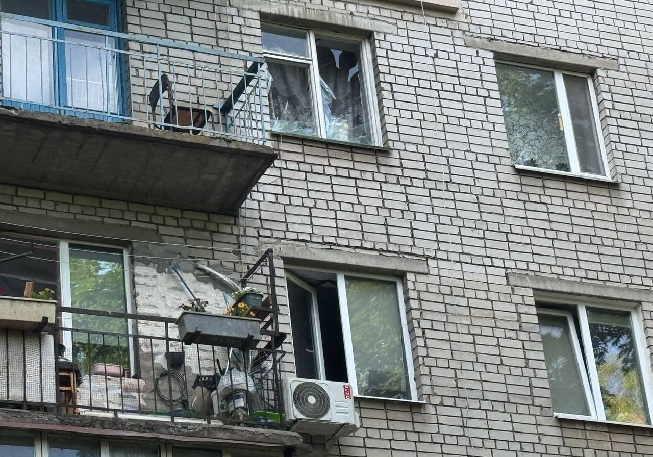 Потрощене вікно у квартирах місцевих