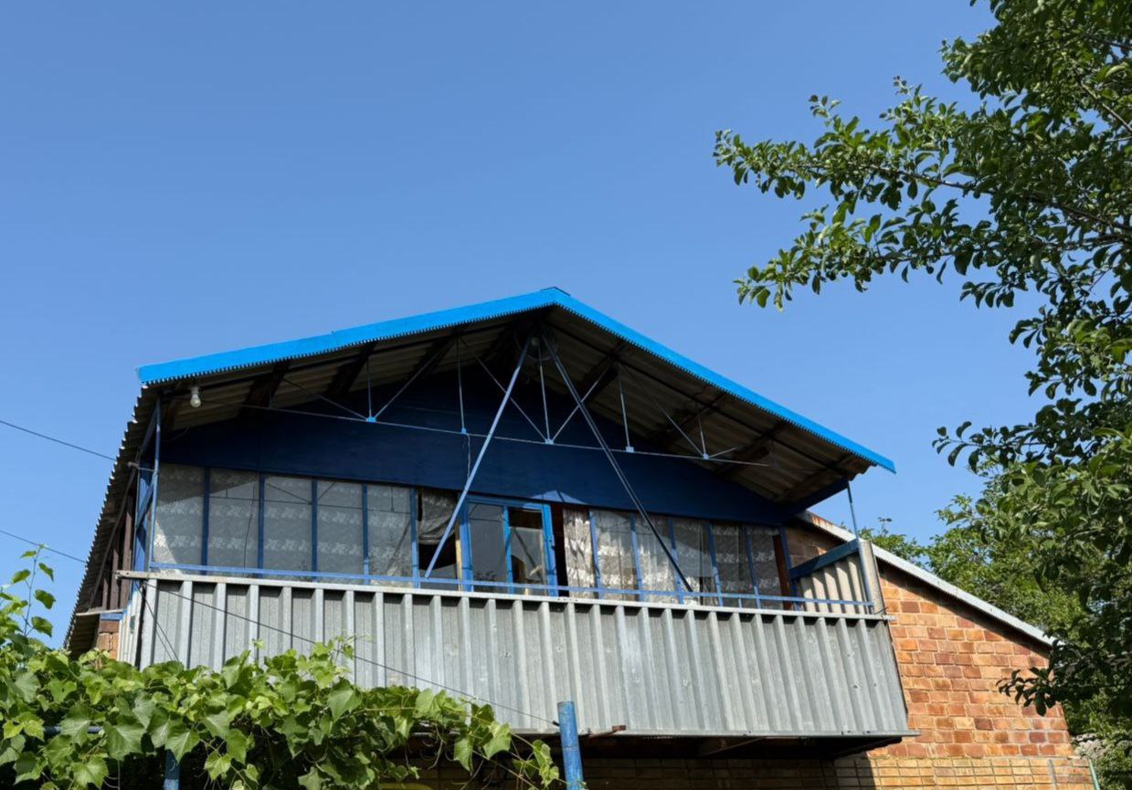  Понівечений приватний будинок на Синельниківщині