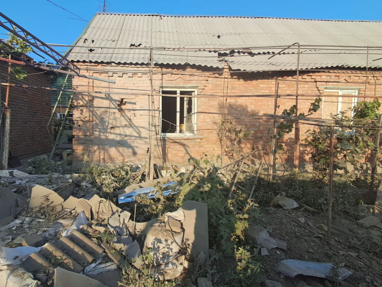 У приватні оселі побиті дах та вікна
